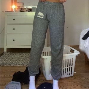 Grey roots sweats